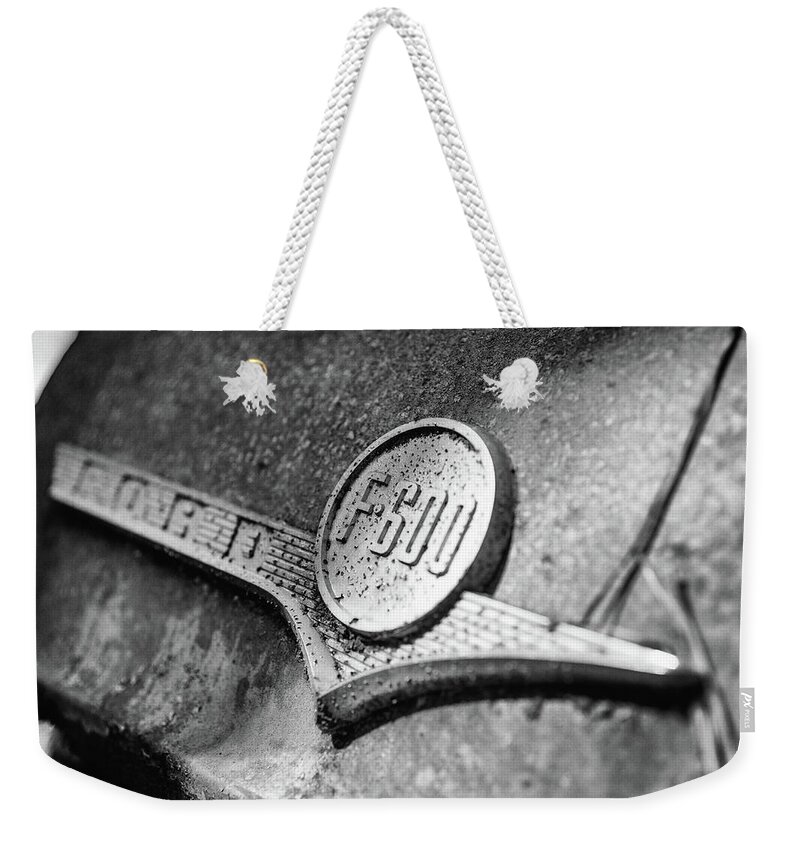 Junk Cars Weekender Tote Bag featuring the photograph Ford F-600 Emblem by Matthew Pace