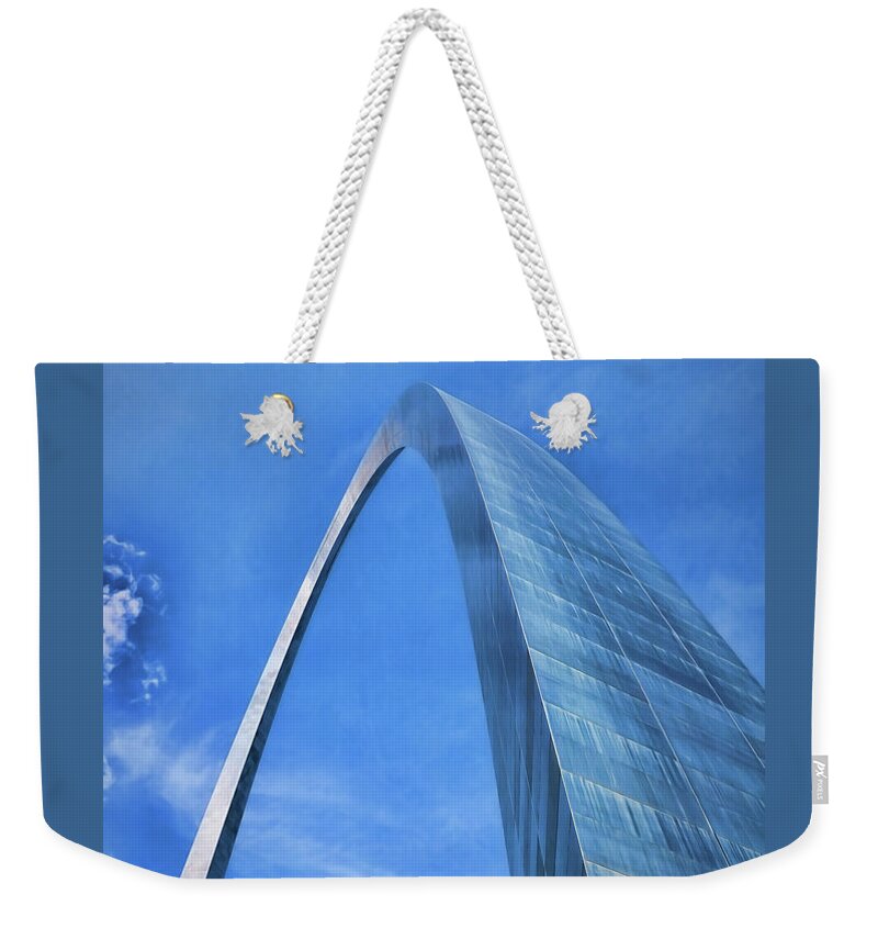 Missouri Weekender Tote Bag featuring the photograph Gateway Arch # 7 by Allen Beatty