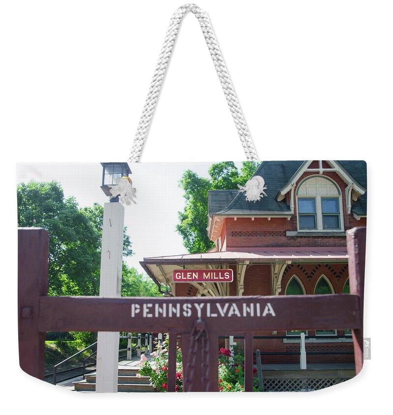 Glen Weekender Tote Bag featuring the photograph Glen Mills Pennsylvania by Bill Cannon