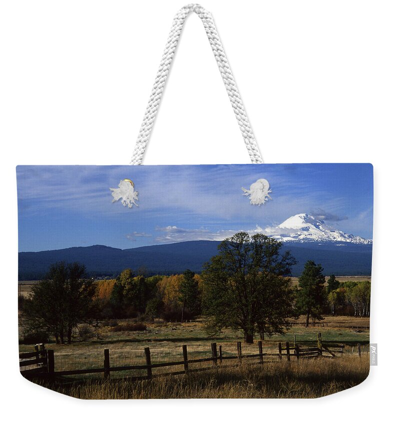 Adams Weekender Tote Bag featuring the photograph Glenwood Autumn by Todd Kreuter