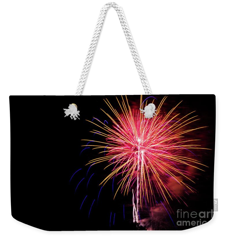 Fireworks Weekender Tote Bag featuring the photograph Grand Finale 4 by Suzanne Luft