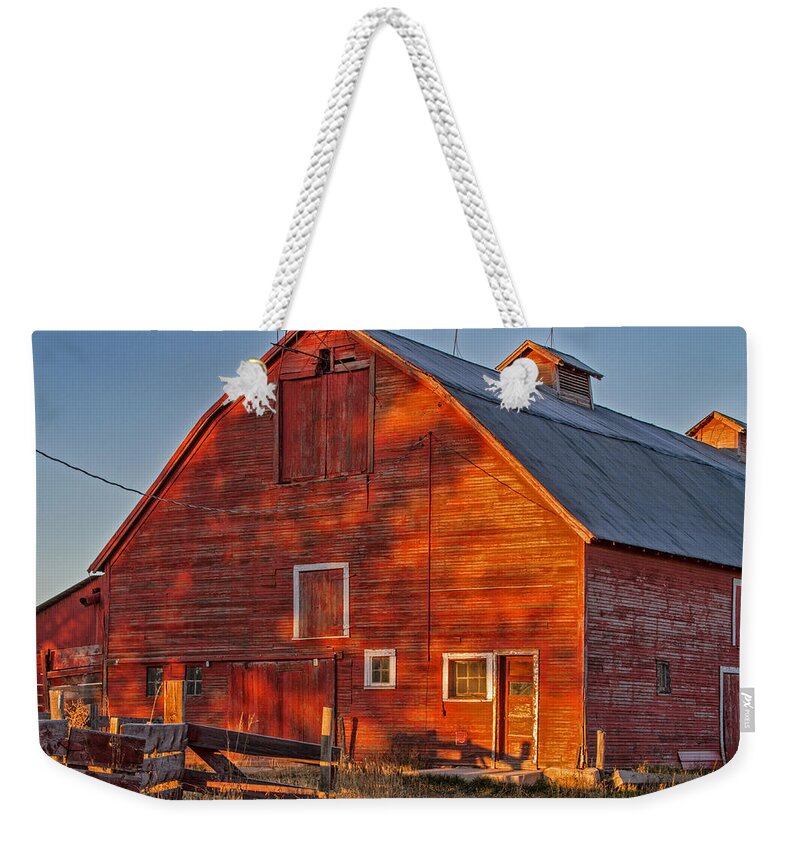 Barn Weekender Tote Bag featuring the photograph Grand Old Barn by Alana Thrower