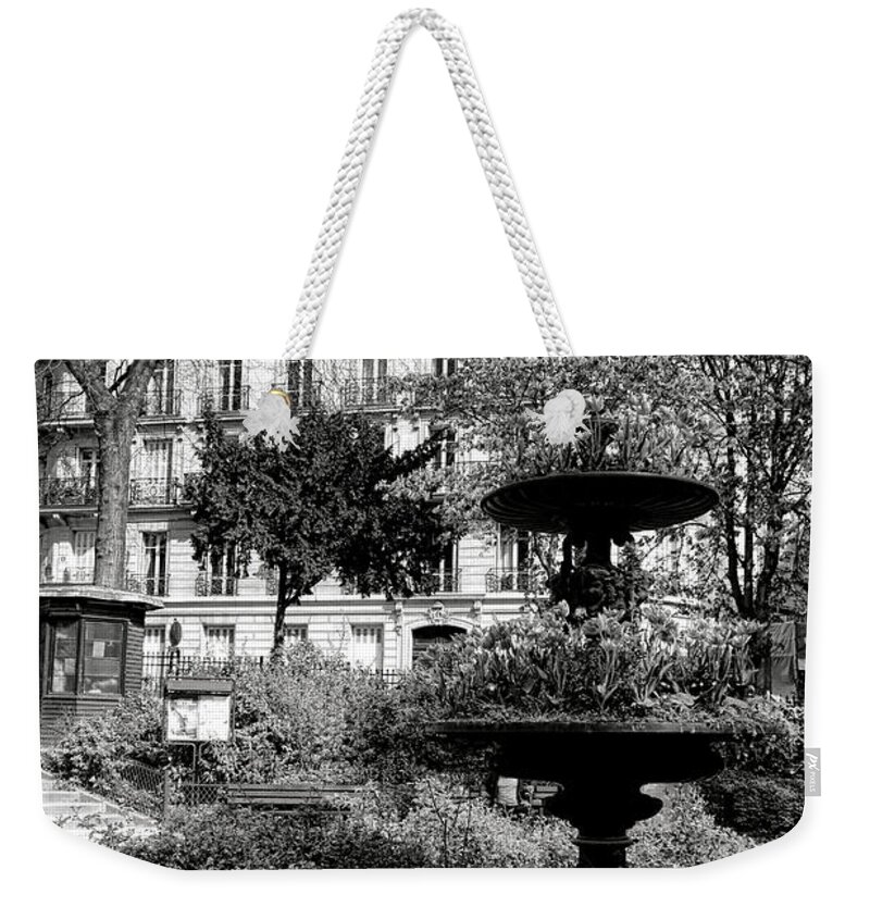 Paris Weekender Tote Bag featuring the photograph Grand Standing by Olivier Le Queinec