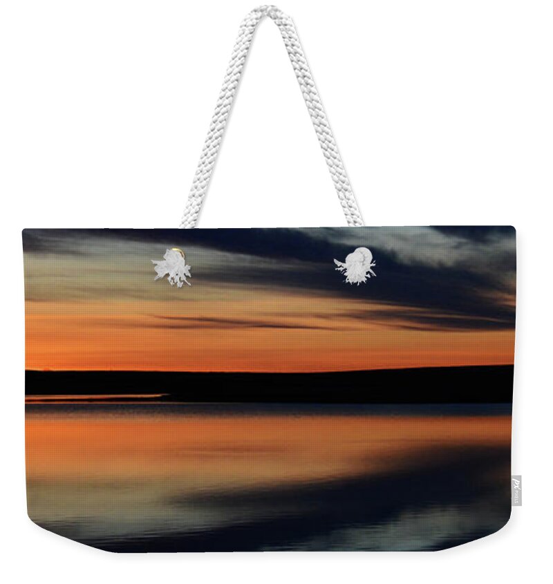 Horizon Weekender Tote Bag featuring the photograph Horizon's Edge by Whispering Peaks Photography