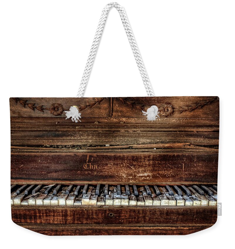 Piano Weekender Tote Bag featuring the photograph Keyless by Ken Smith
