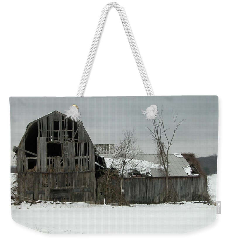 Barn Weekender Tote Bag featuring the photograph Letchworth Barn 0077b by Guy Whiteley
