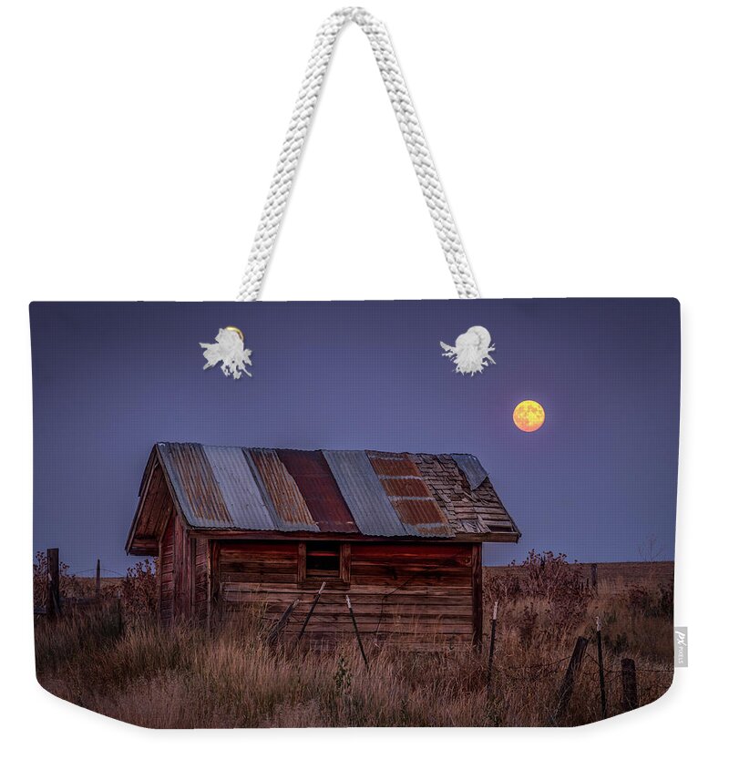 Super Full Moon Rustic Old Shed Out Building Lewiston Idaho Weekender Tote Bag featuring the photograph Moonlit Shed by Brad Stinson