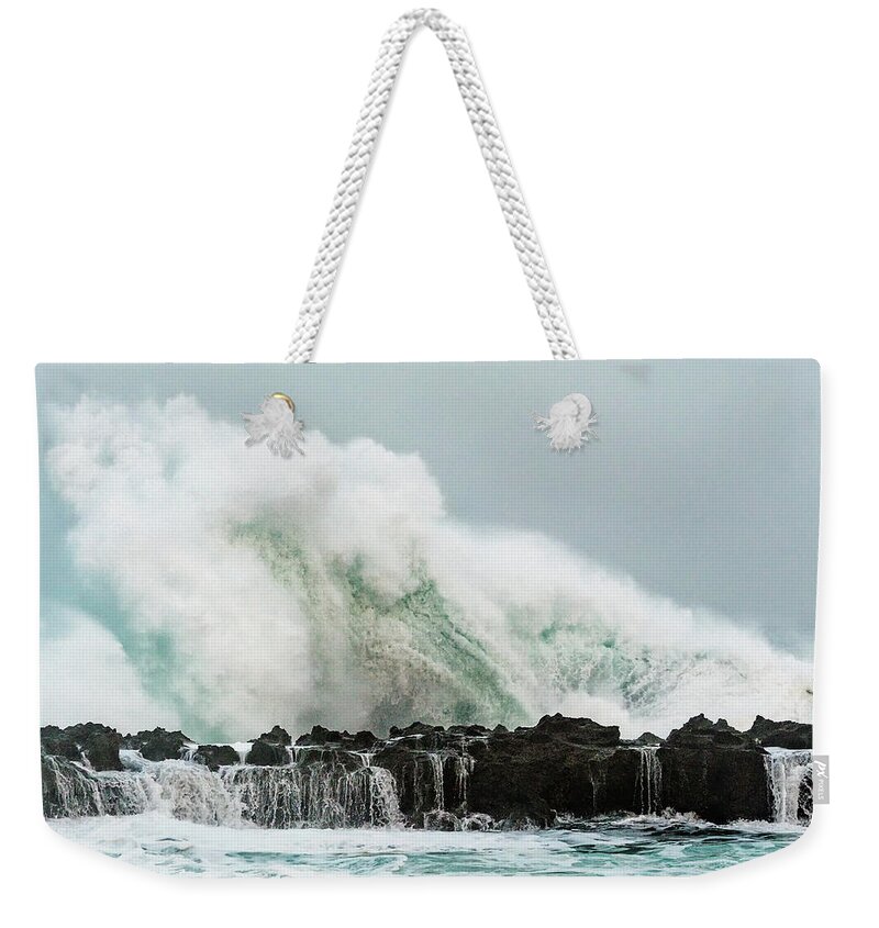 Aqua Weekender Tote Bag featuring the photograph North Shore Swell by Leigh Anne Meeks