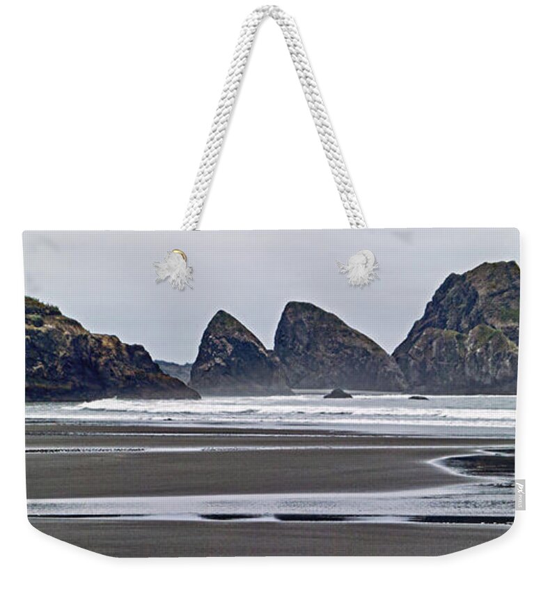 Oregon Coastal Tide Weekender Tote Bag featuring the photograph Oregon Tide by L J Oakes