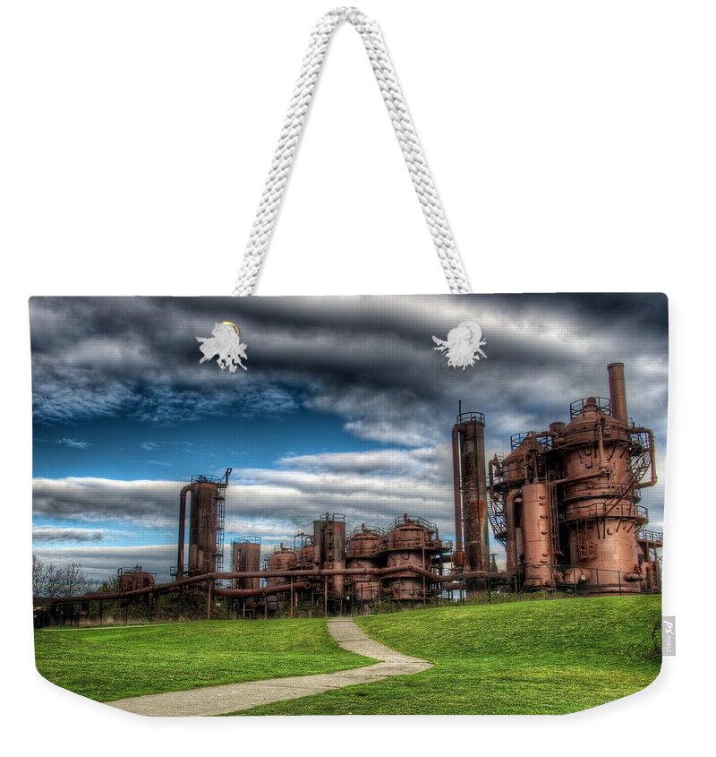 Nature Weekender Tote Bag featuring the photograph Oz by Spencer McDonald