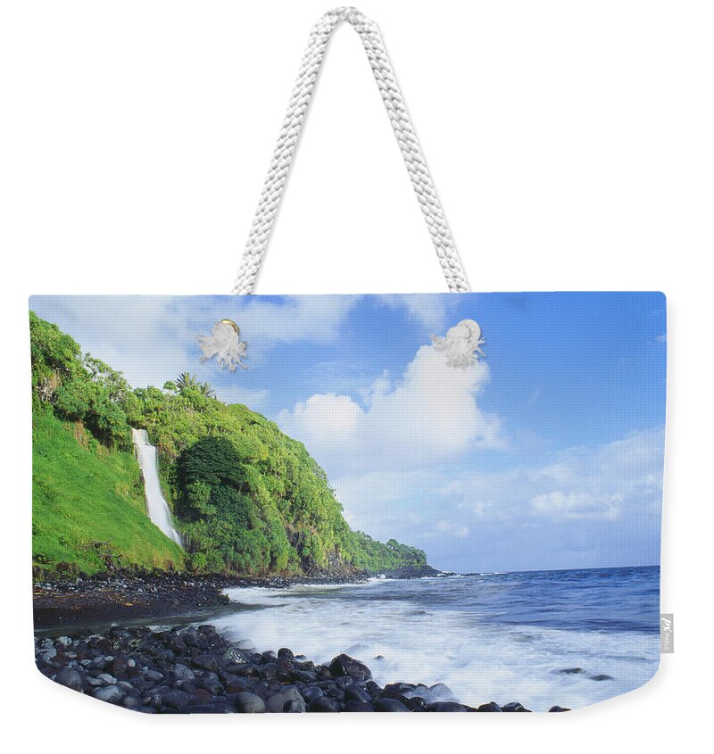 Beautiful Weekender Tote Bag featuring the photograph Pokupupu Point by Peter French - Printscapes
