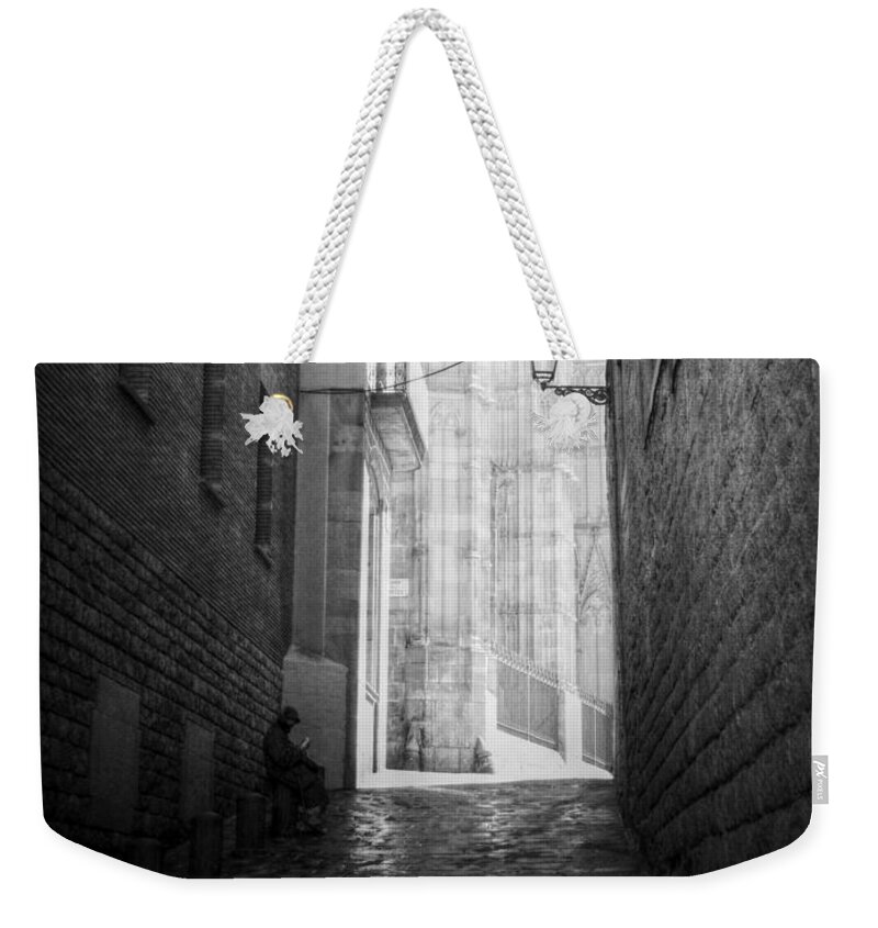 Barcelona Weekender Tote Bag featuring the photograph Quiet Moment Near Barcelona Cathedral, b/w by Valerie Reeves