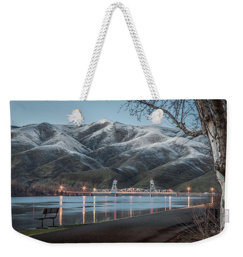 Lewiston Weekender Tote Bag featuring the photograph Snowy Star by Brad Stinson