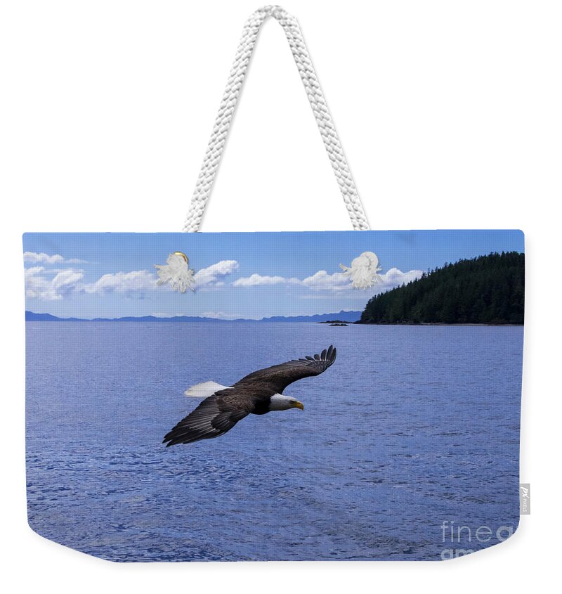 Eagle Weekender Tote Bag featuring the photograph Soaring Eagle by Louise Magno
