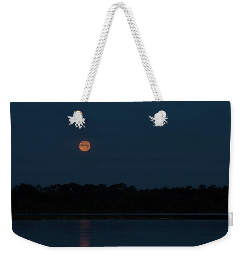 Moon Weekender Tote Bag featuring the photograph Supermoon Dawn 2013 by Paul Rebmann