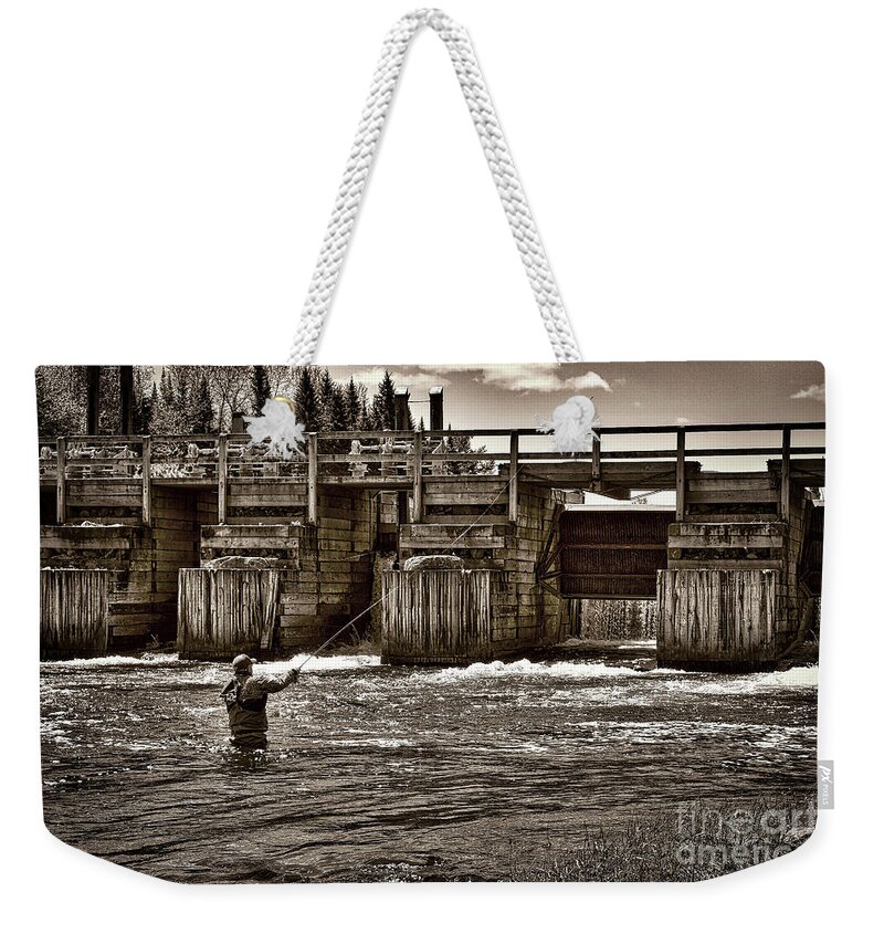 Scenic Weekender Tote Bag featuring the photograph The Cast by Skip Willits