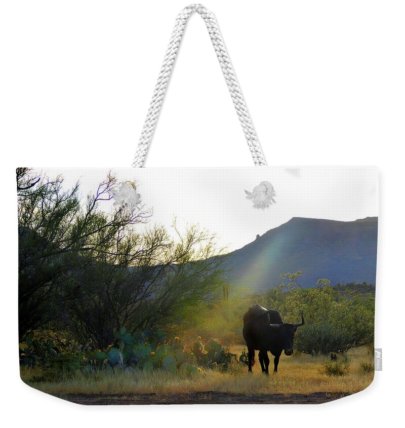 Steer Weekender Tote Bag featuring the photograph Trail Boss by Gordon Beck