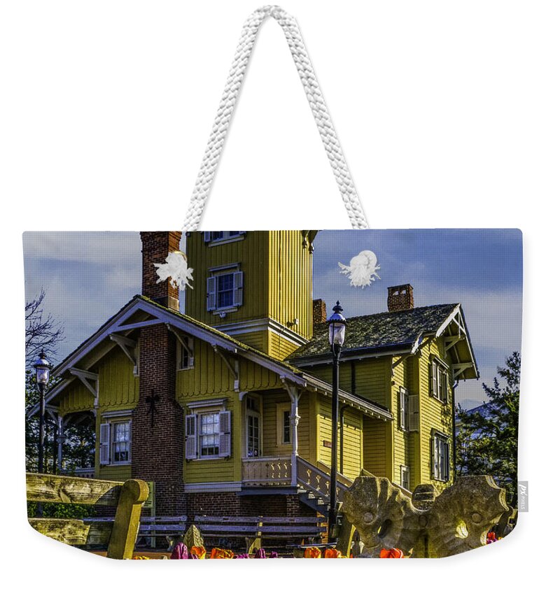 Hereford Inlet Weekender Tote Bag featuring the photograph Tulips af Hereford Light by Nick Zelinsky Jr