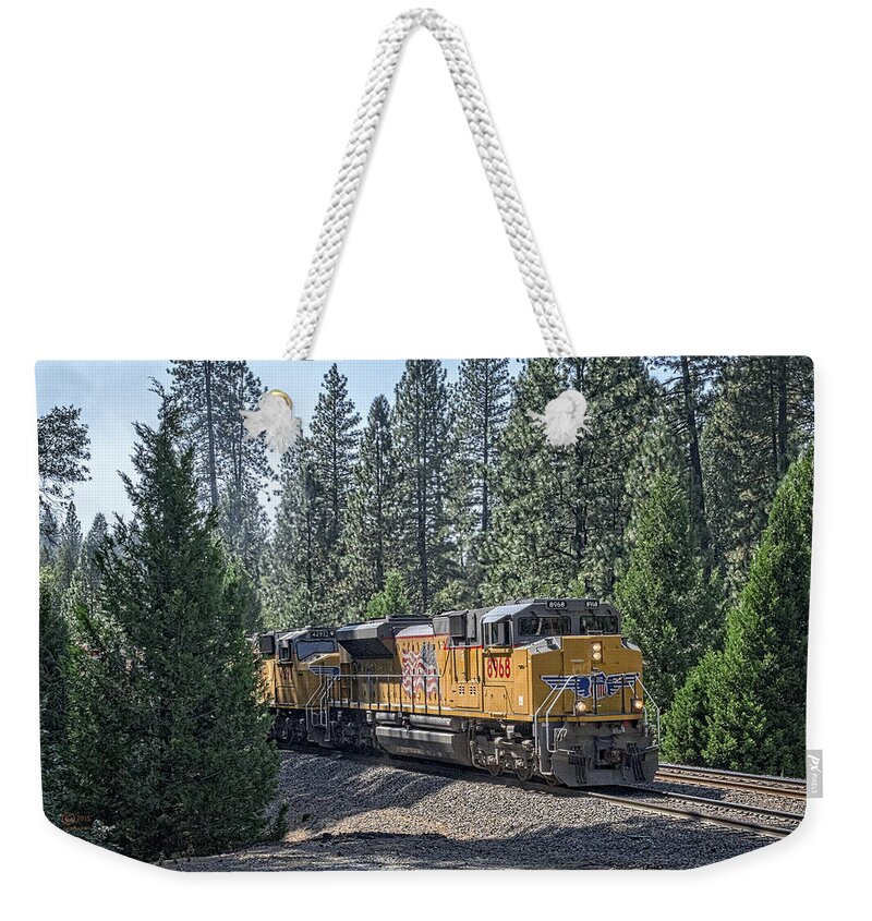 California Weekender Tote Bag featuring the photograph Up8968 by Jim Thompson