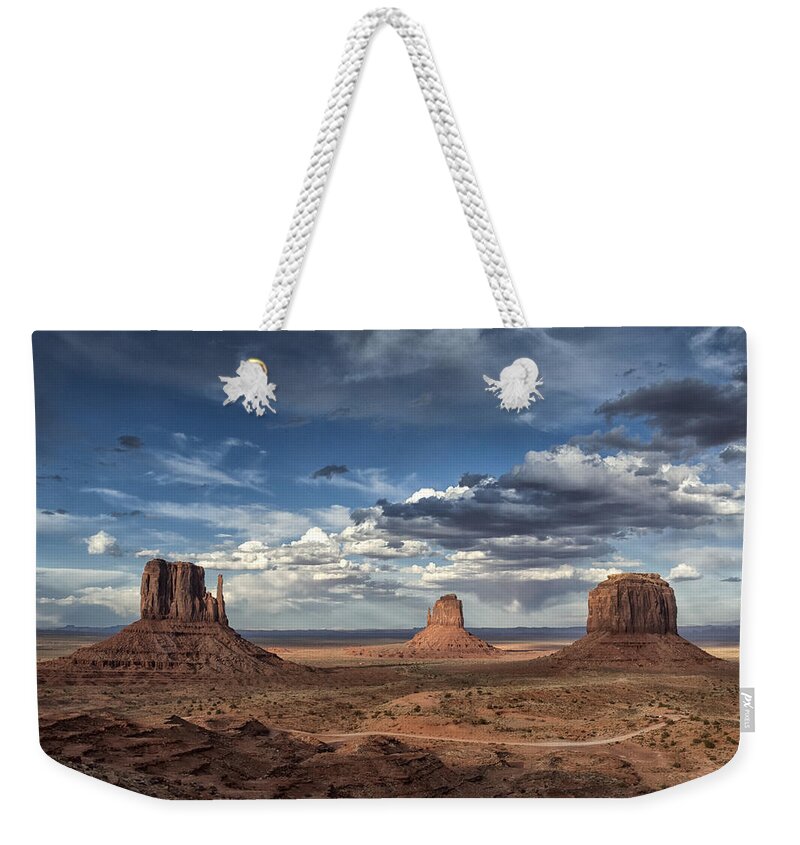 Arizona Weekender Tote Bag featuring the photograph Valley View by Robert Fawcett