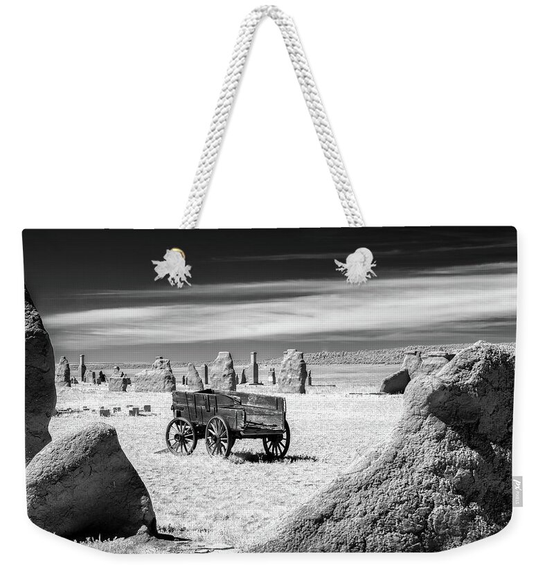 Wagon Weekender Tote Bag featuring the photograph Wagon at Fort Union by James Barber