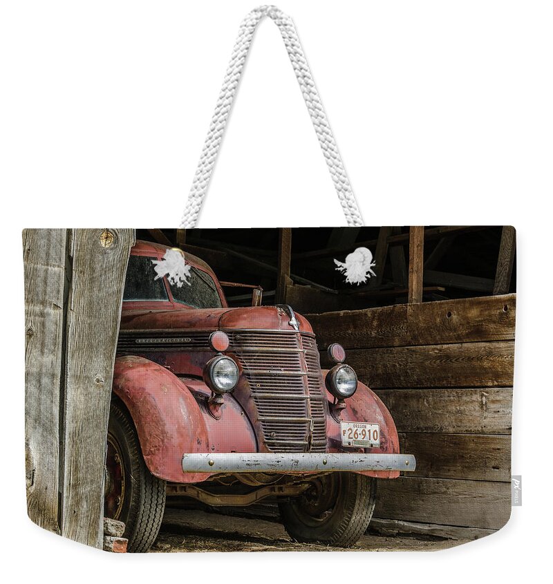 Old Weekender Tote Bag featuring the photograph Waiting for Harvest Time by Joe Hudspeth