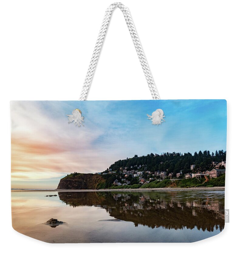 Oregon Weekender Tote Bag featuring the photograph Well Played. by Wasim Muklashy