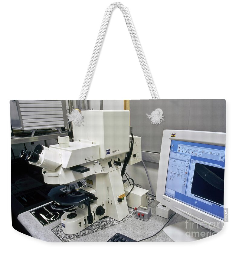 Zeiss Weekender Tote Bag featuring the photograph Zeiss Lsm510 Laser Scanning Microscope by Inga Spence