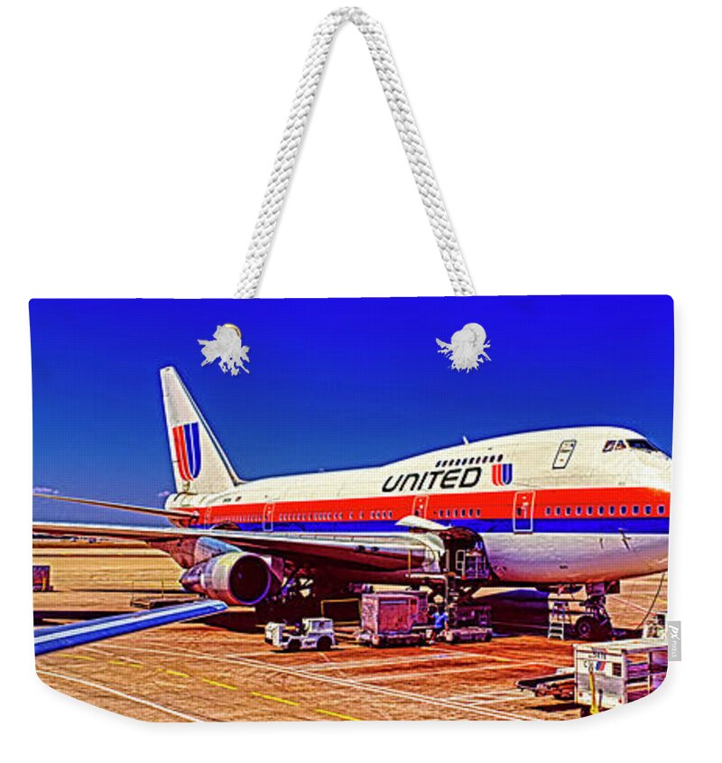 747 Weekender Tote Bag featuring the photograph 747 Sp White Livery Tulip by Tom Jelen