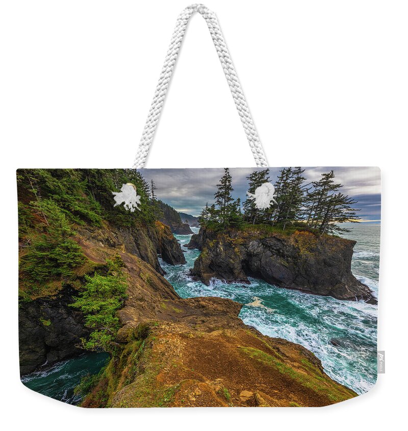 Oregon Weekender Tote Bag featuring the photograph Arch Views by Darren White