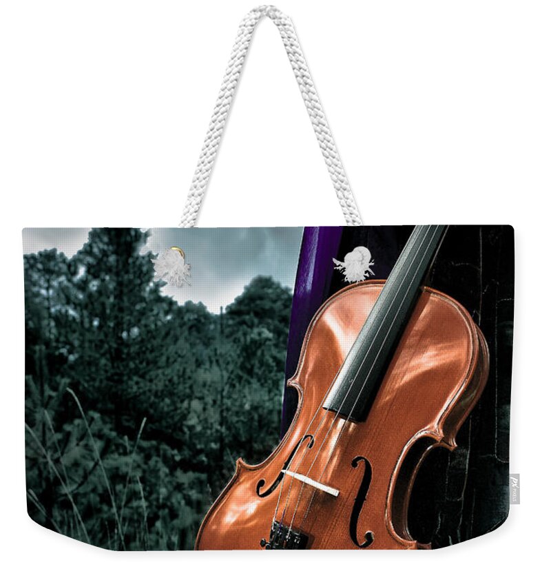 Gothic Style Weekender Tote Bag featuring the photograph Concierto Para Viola by José Luis Ruiz