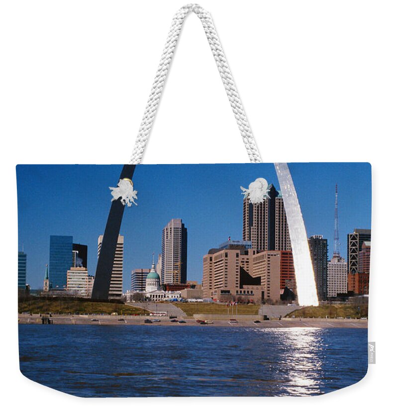 Arch Weekender Tote Bag featuring the photograph Gateway Arch In St Louis, Missouri by Stockbyte