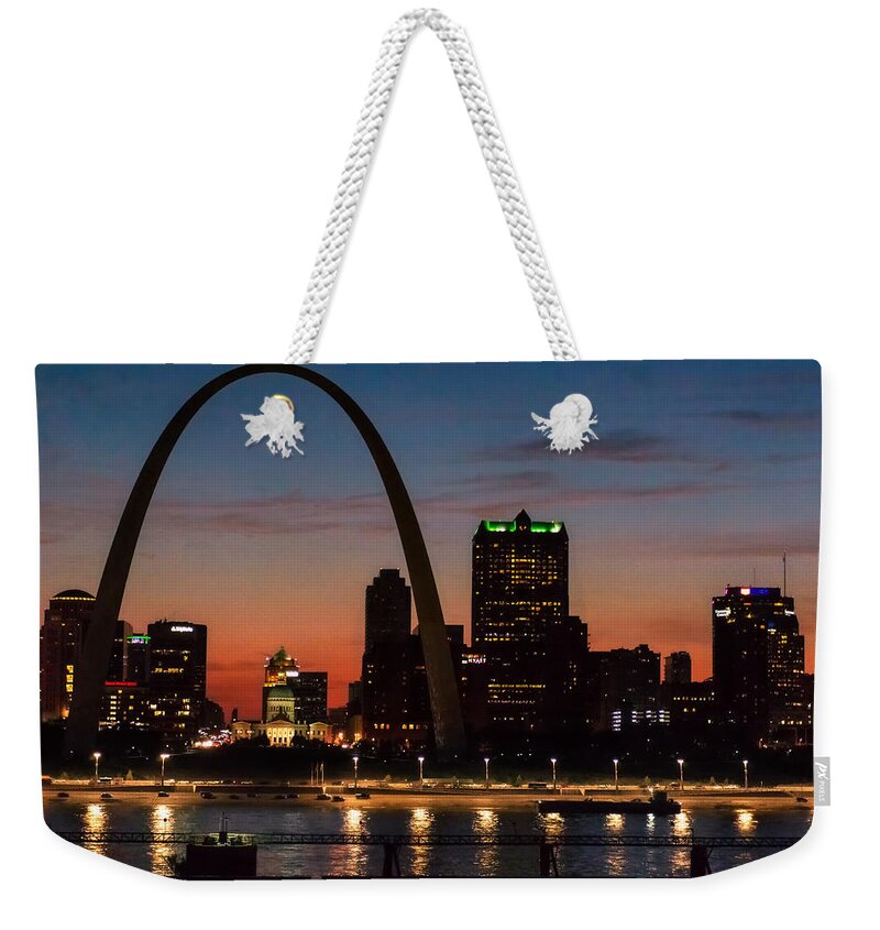 St Louis Weekender Tote Bag featuring the photograph Gateway at Dusk by Amanda Jones