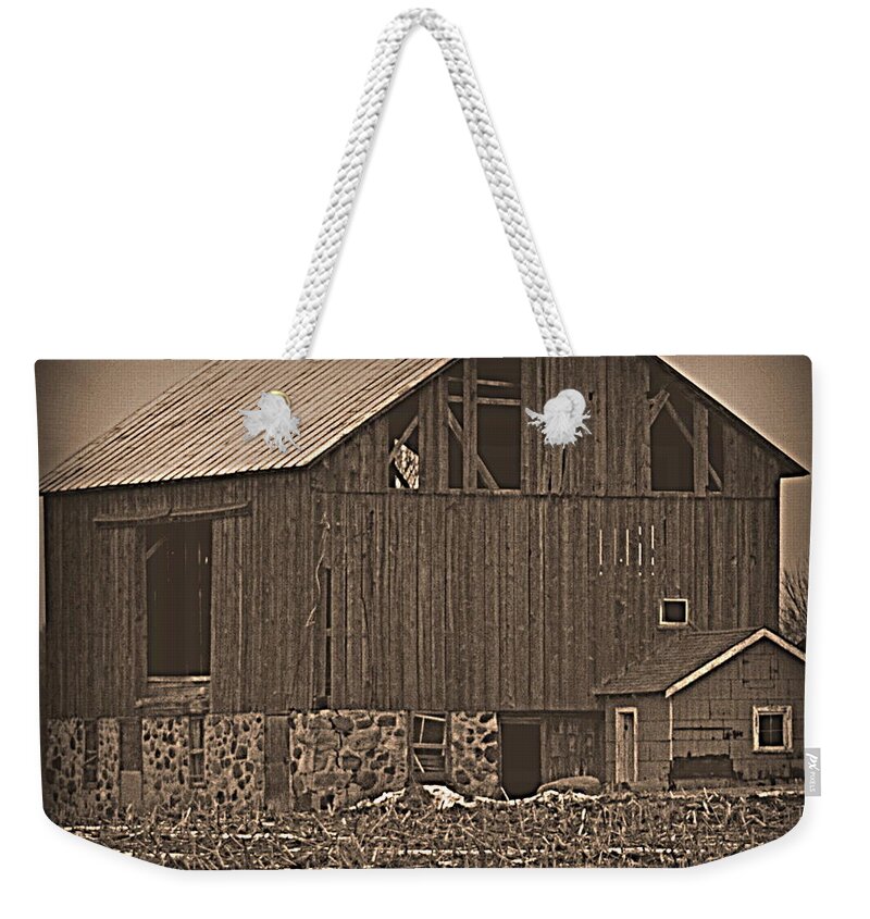 Weekender Tote Bag featuring the photograph Grey Barn by Kimberly Woyak