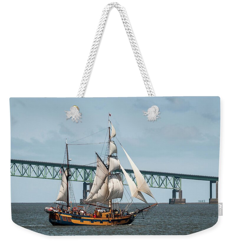 Astoria Weekender Tote Bag featuring the photograph Hawaiian Chieftain by Robert Potts