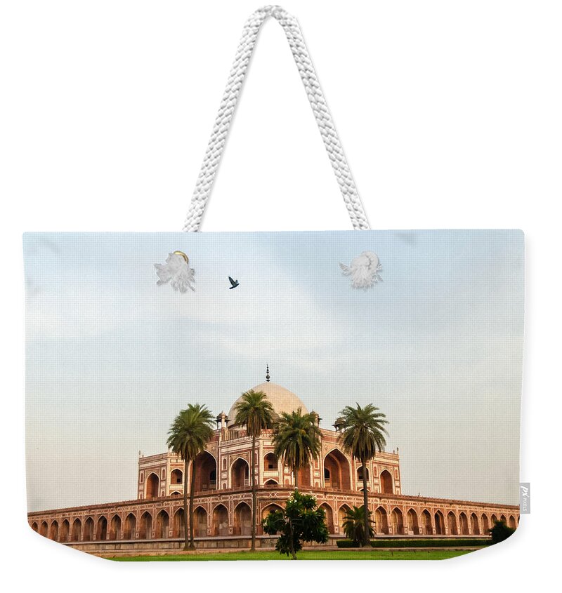 Tranquility Weekender Tote Bag featuring the photograph Humayuns Tomb by Perumal G Jayashankar