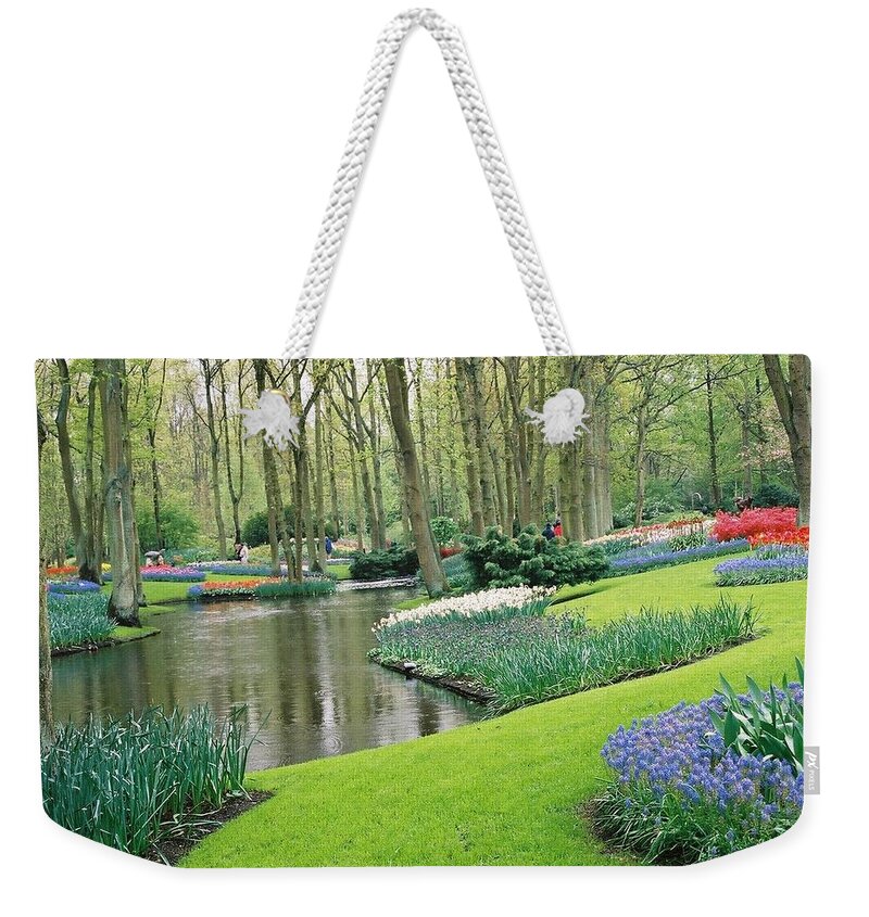  Weekender Tote Bag featuring the photograph Keukenhof Gardens by Susie Rieple