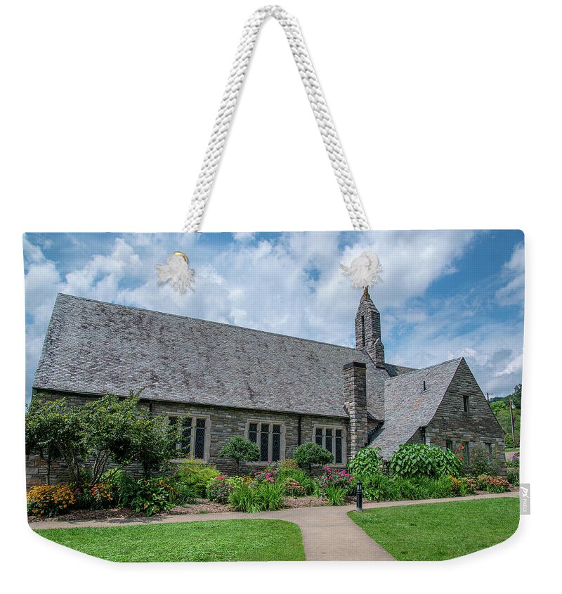 Memorial Chapel Weekender Tote Bag featuring the photograph Memorial Chapel in Lake Junaluska by Robert J Wagner