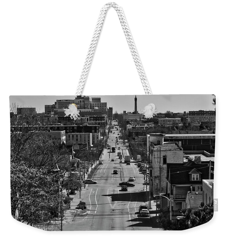 Milwukee Weekender Tote Bag featuring the photograph North Avenue - Milwaukee - Wisconsin by Steven Ralser