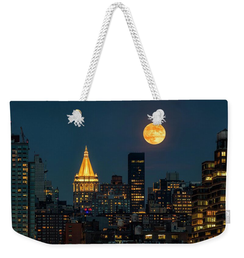 Nyc Skyline Weekender Tote Bag featuring the photograph NY Life Building Full Moon by Susan Candelario