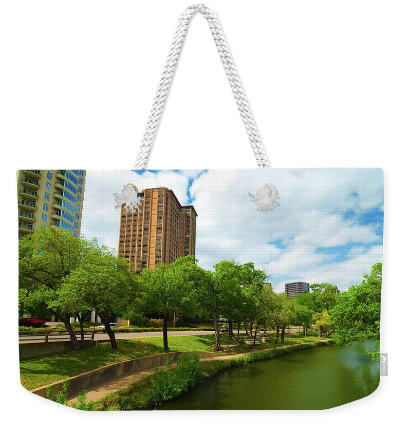 Apartment Weekender Tote Bag featuring the photograph Oak Lawn Neighborhood And Turtle Creek by Davel5957