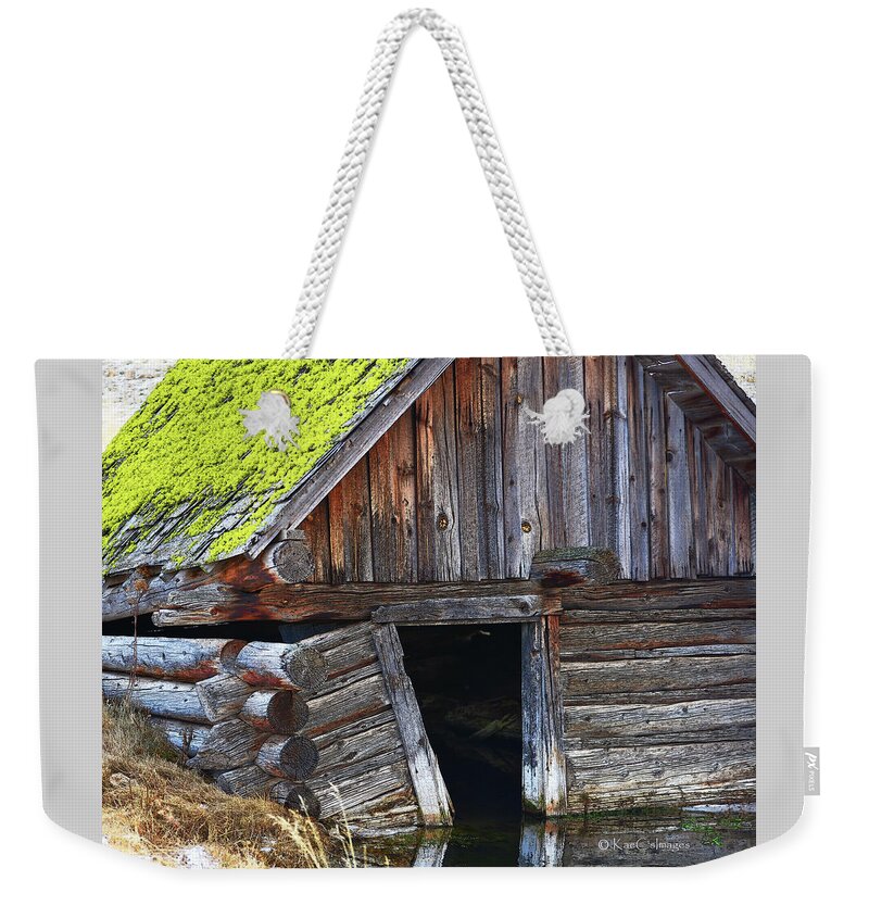 Well House Weekender Tote Bag featuring the photograph Old Well House #1 by Kae Cheatham