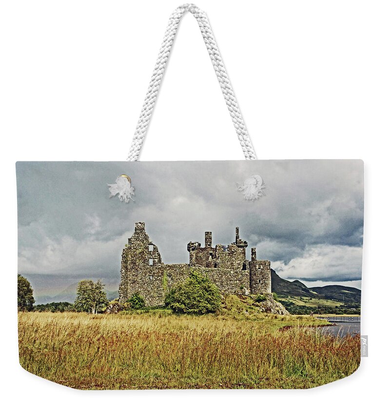 Scotland. Loch Awe Weekender Tote Bag featuring the photograph SCOTLAND. Loch Awe. Kilchurn Castle. by Lachlan Main