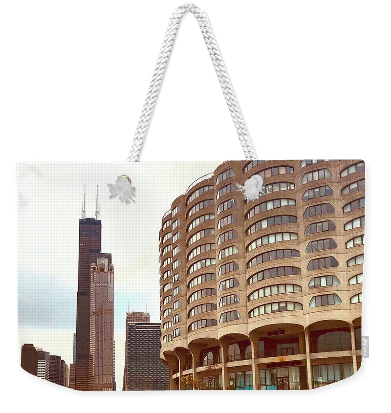 Chicago Weekender Tote Bag featuring the photograph Willis Tower To the Left by Lorraine Devon Wilke