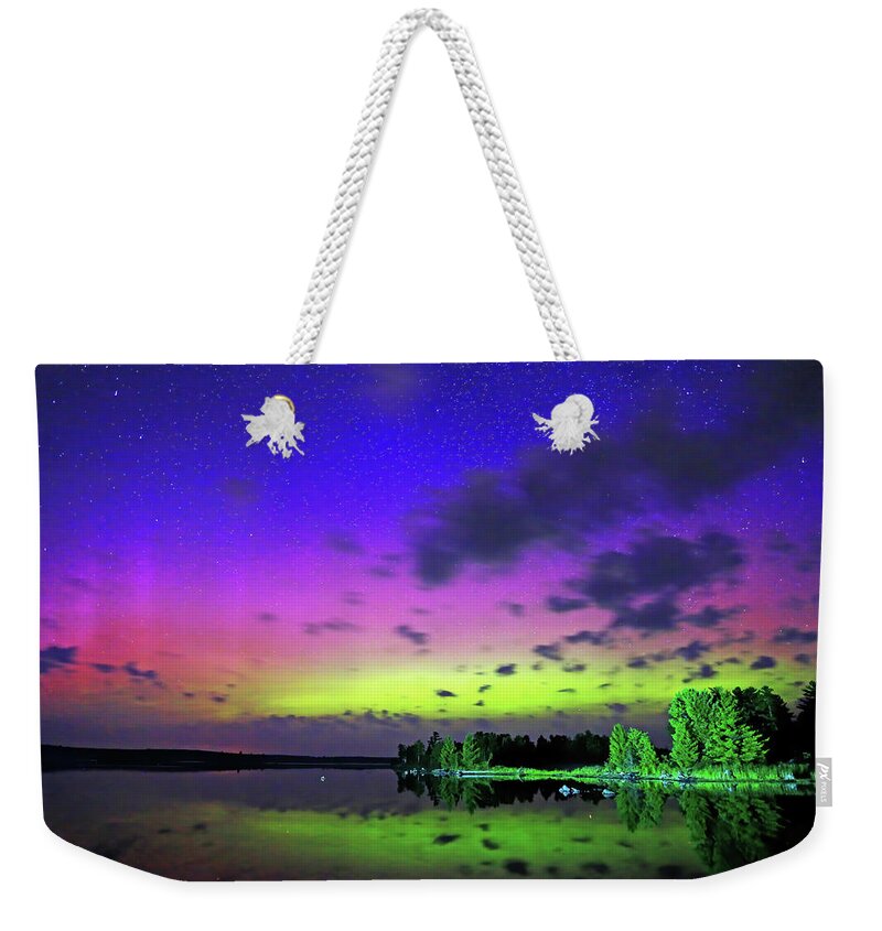 Northern Lights Weekender Tote Bag featuring the photograph Northern Lights over Boulder Lake #4 by Shixing Wen
