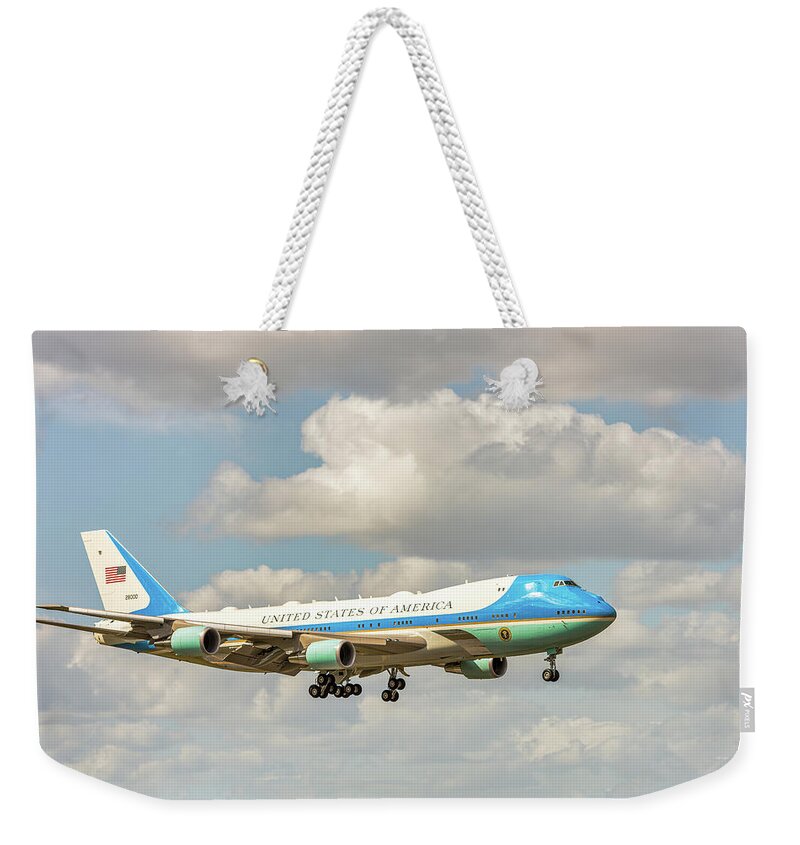 747 Weekender Tote Bag featuring the photograph Air Force One by Norman Peay