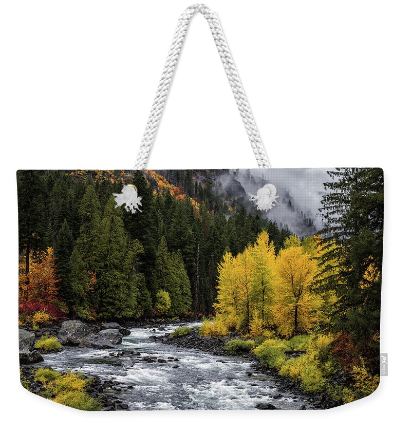 Washington Weekender Tote Bag featuring the photograph Autumn's Glory by Laura Roberts