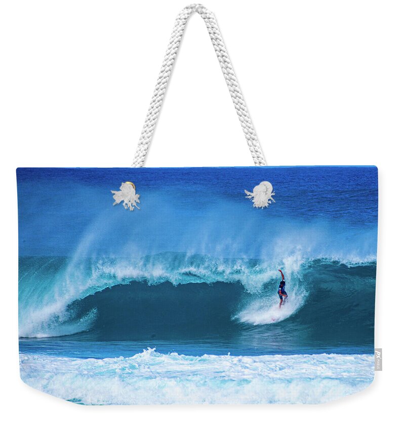 Hawaii Weekender Tote Bag featuring the photograph Banzai Pipeline 34 by Anthony Jones