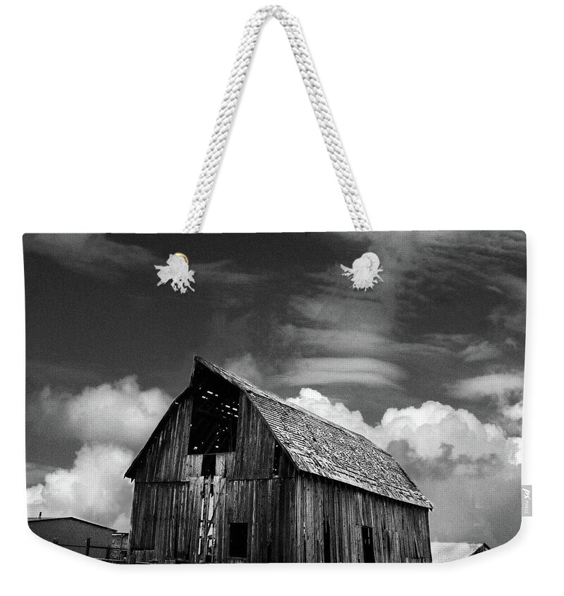 Landscape Weekender Tote Bag featuring the photograph Barn in America by WonderlustPictures By Tommaso Boddi
