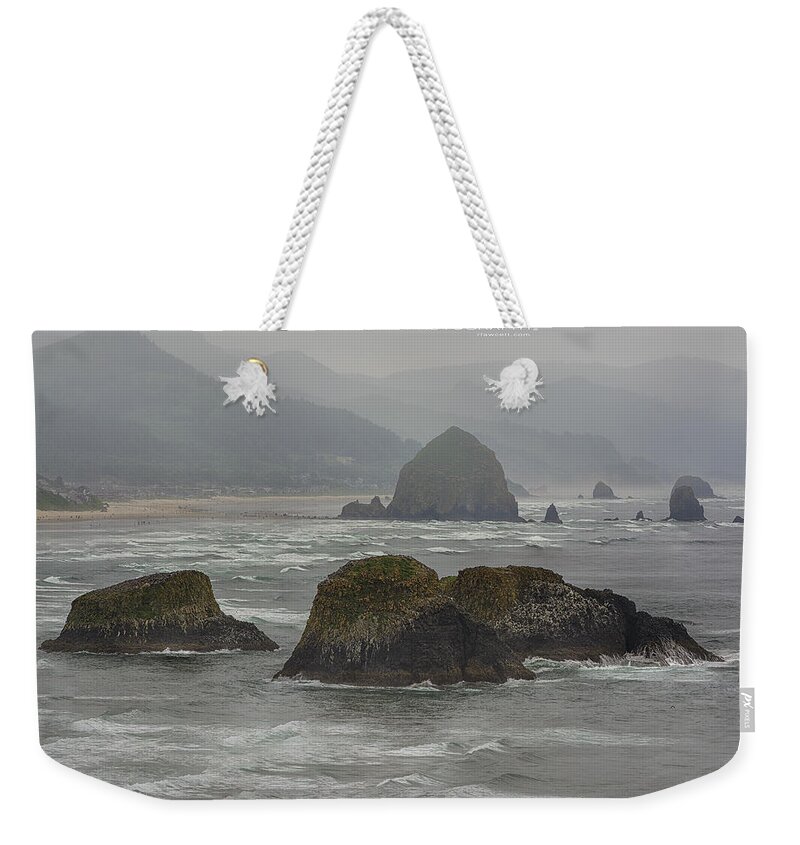 Oregon Weekender Tote Bag featuring the photograph Cannon beach 6 by Robert Fawcett